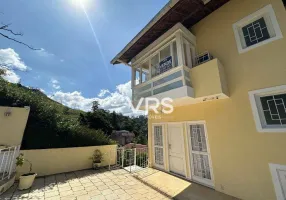 Foto 1 de Casa de Condomínio com 4 Quartos à venda, 131m² em Ermitage, Teresópolis