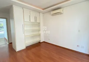 Foto 1 de Casa de Condomínio com 4 Quartos à venda, 857m² em Alto Da Boa Vista, São Paulo