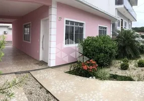 Foto 1 de Casa com 2 Quartos à venda, 75m² em Forquilhas, São José