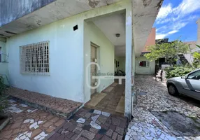 Foto 1 de Casa com 2 Quartos à venda, 84m² em Centro, Peruíbe