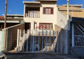 Foto 1 de Sobrado com 3 Quartos à venda, 228m² em Vila Galvao, Jundiaí