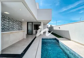 Foto 1 de Casa de Condomínio com 3 Quartos à venda, 228m² em Centro, Uberlândia