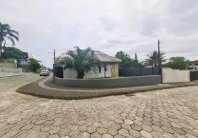 Foto 1 de Casa com 4 Quartos à venda, 384m² em Costa E Silva, Joinville