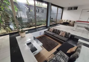 Foto 1 de Casa com 5 Quartos para alugar, 700m² em Alto de Pinheiros, São Paulo