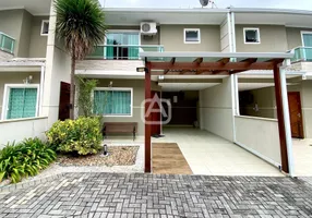 Foto 1 de Casa de Condomínio com 3 Quartos à venda, 125m² em Costeira, São José dos Pinhais