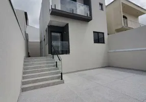 Foto 1 de Sobrado com 3 Quartos para venda ou aluguel, 112m² em Center Ville, Arujá