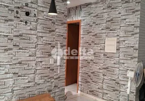 Foto 1 de Apartamento com 2 Quartos à venda, 68m² em Residencial Lago Azul, Uberlândia