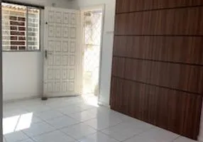 Foto 1 de Casa com 2 Quartos para alugar, 50m² em CAMPO PEQUENO, Colombo