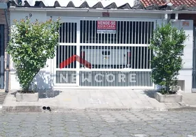 Foto 1 de Casa com 3 Quartos à venda, 55m² em Balneario Umuarama, Mongaguá