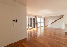 Foto 1 de Cobertura com 3 Quartos para alugar, 326m² em Vila Madalena, São Paulo
