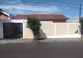 Foto 1 de Casa com 3 Quartos à venda, 223m² em Vila Yamada, Araraquara