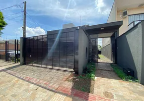 Foto 1 de Sobrado com 3 Quartos à venda, 175m² em Vila Morangueira, Maringá