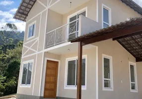 Foto 1 de Casa de Condomínio com 4 Quartos à venda, 150m² em Vargem Grande, Teresópolis