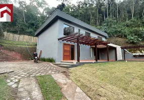 Foto 1 de Casa de Condomínio com 5 Quartos à venda, 185m² em Itaipava, Petrópolis