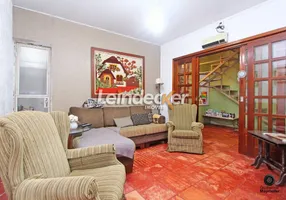 Foto 1 de Casa com 3 Quartos à venda, 114m² em Rio Branco, Porto Alegre