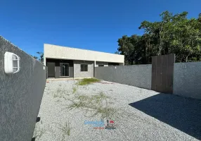 Foto 1 de Casa com 3 Quartos à venda, 57m² em Saint Etiene, Matinhos