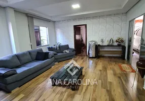 Foto 1 de Casa com 4 Quartos à venda, 230m² em Planalto, Montes Claros