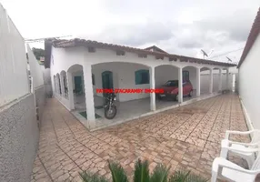 Foto 1 de Casa com 4 Quartos à venda, 340m² em , Goiás