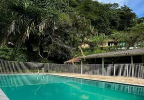 Foto 1 de Fazenda/Sítio com 3 Quartos à venda, 5000m² em Itaipava, Petrópolis