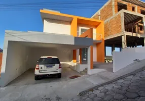 Foto 1 de Casa com 3 Quartos à venda, 200m² em Dunas do Pero, Cabo Frio