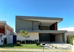 Foto 1 de Casa de Condomínio com 4 Quartos à venda, 226m² em Residencial Goiânia Golfe Clube, Goiânia