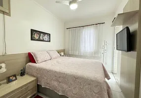 Foto 1 de Sobrado com 3 Quartos à venda, 120m² em Vila Voturua, São Vicente