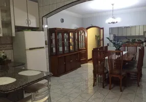 Foto 1 de Sobrado com 4 Quartos à venda, 296m² em Centro, Diadema