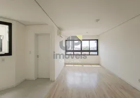 Foto 1 de Apartamento com 1 Quarto para venda ou aluguel, 36m² em Centro, Pelotas