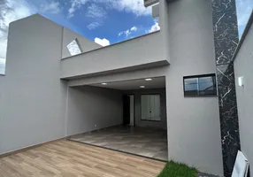 Foto 1 de Casa com 3 Quartos à venda, 170m² em Vila Rosa, Goiânia