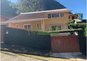Foto 1 de Casa com 3 Quartos à venda, 200m² em Retiro, Petrópolis