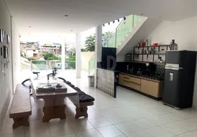 Foto 1 de Casa com 3 Quartos à venda, 273m² em Floramar, Belo Horizonte