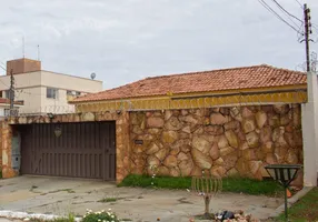 Foto 1 de Casa de Condomínio com 3 Quartos à venda, 299m² em Nova Suica, Goiânia