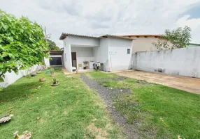 Foto 1 de Casa com 3 Quartos à venda, 207m² em Jardim Califórnia, Uberlândia