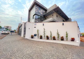 Foto 1 de Sobrado com 3 Quartos à venda, 179m² em Residencial Interlagos, Rio Verde