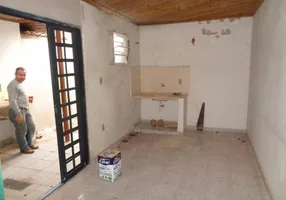 Foto 1 de Casa com 1 Quarto para alugar, 40m² em Nucleo Residencial Edison Bastos Gasparini, Bauru