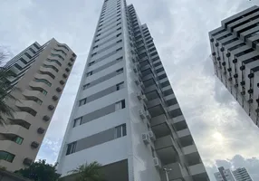 Foto 1 de Apartamento com 4 Quartos para venda ou aluguel, 135m² em Madalena, Recife