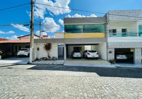 Foto 1 de Casa de Condomínio com 5 Quartos à venda, 252m² em Universitario, Caruaru