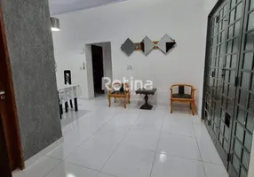 Foto 1 de Casa com 3 Quartos à venda, 156m² em São Jorge, Uberlândia