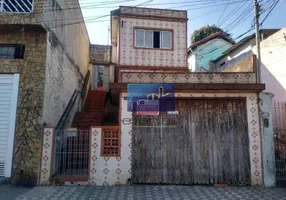 Foto 1 de Casa com 2 Quartos à venda, 208m² em Vila Dalila, São Paulo