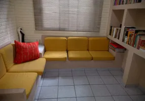 Foto 1 de Casa com 4 Quartos à venda, 160m² em Santa Terezinha, Belo Horizonte