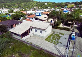 Foto 1 de Casa com 3 Quartos à venda, 120m² em Praia da Gamboa, Garopaba