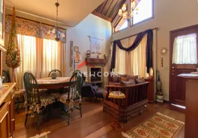 Foto 1 de Casa de Condomínio com 2 Quartos à venda, 128m² em Vila Abernessia, Campos do Jordão