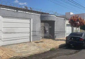 Foto 1 de Casa com 3 Quartos à venda, 250m² em Granada, Uberlândia