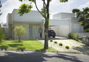 Foto 1 de Casa de Condomínio com 3 Quartos para venda ou aluguel, 254m² em Granja Viana, Cotia