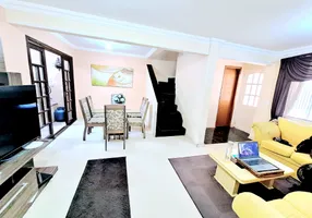 Foto 1 de Casa com 3 Quartos à venda, 190m² em Lindóia, Curitiba