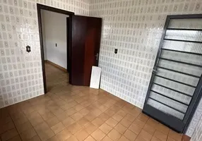 Foto 1 de Casa com 2 Quartos à venda, 260m² em Jardim dos Estados, Taubaté