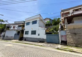 Foto 1 de Casa com 3 Quartos para alugar, 160m² em Centro, Vassouras