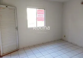 Foto 1 de Apartamento com 2 Quartos à venda, 46m² em Dona Zulmira, Uberlândia
