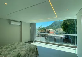 Foto 1 de Sobrado com 3 Quartos à venda, 270m² em Barra, Balneário Camboriú