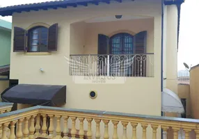 Foto 1 de Sobrado com 4 Quartos à venda, 270m² em Vila Scarpelli, Santo André